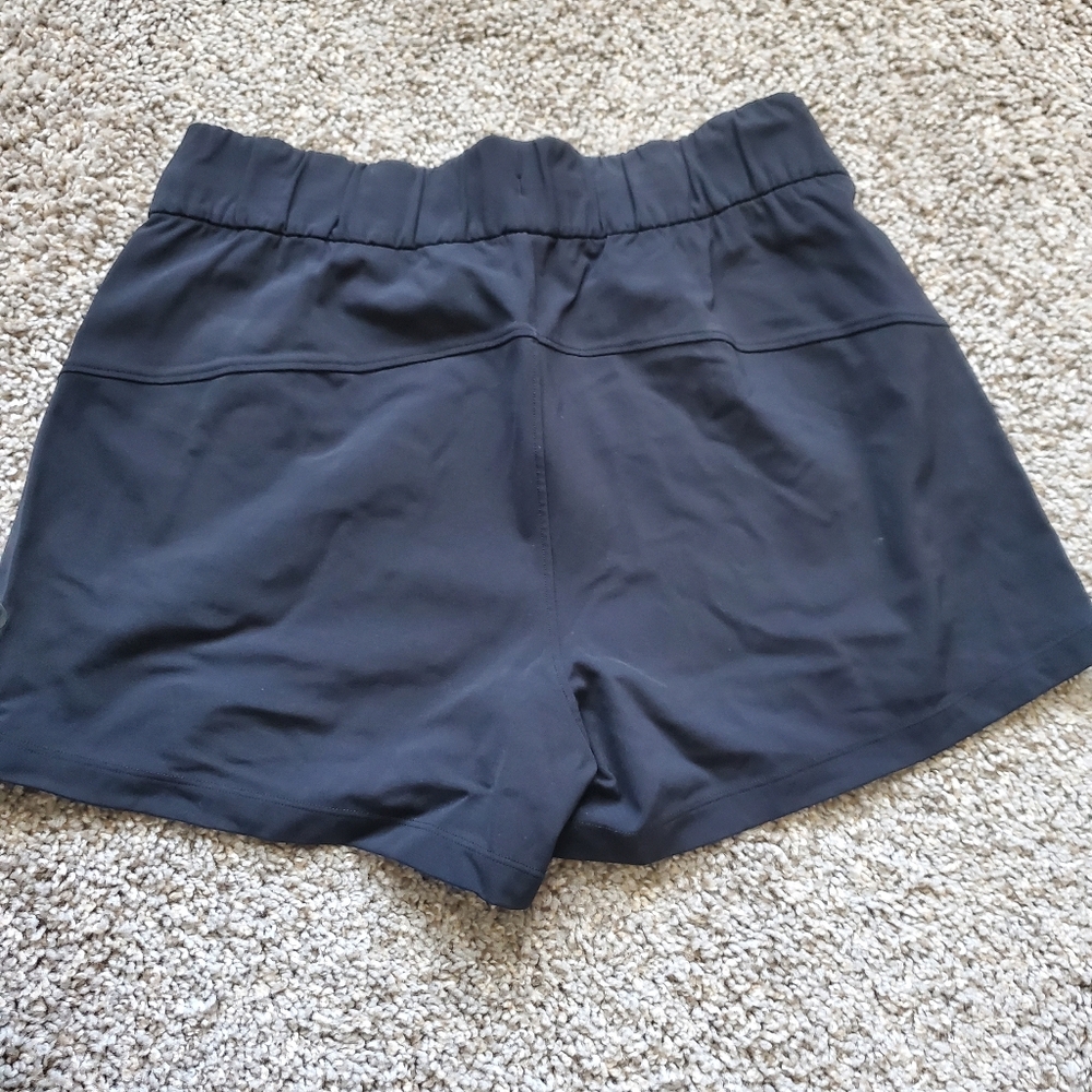 Lululemon On The Fly Shorts 🖤 - Picture 5 of 7